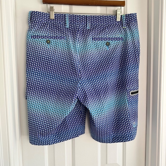 Tommy Bahama Cayman Isles Ombre 10 Inch Hybrid Shorts - Picture 6 of 8
